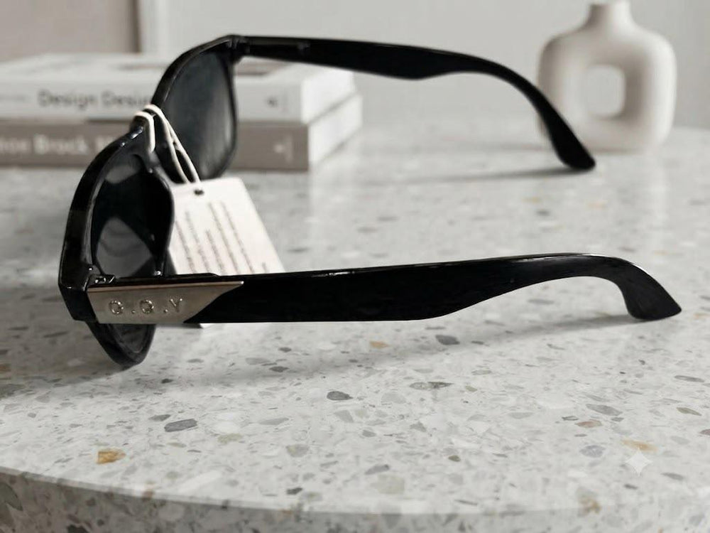 Classic Wayfarer Style Sunglasses